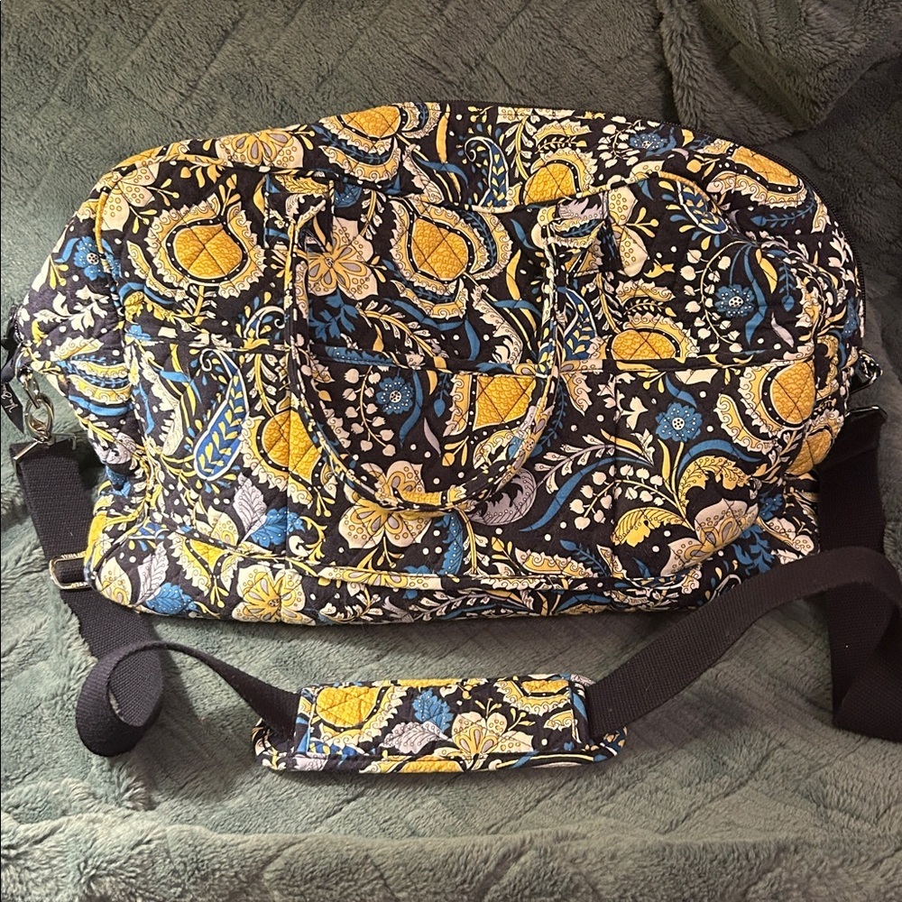Vera Bradley “Ellie Blue” Retired WeekenderTravel Bag - Picture 4 of 9